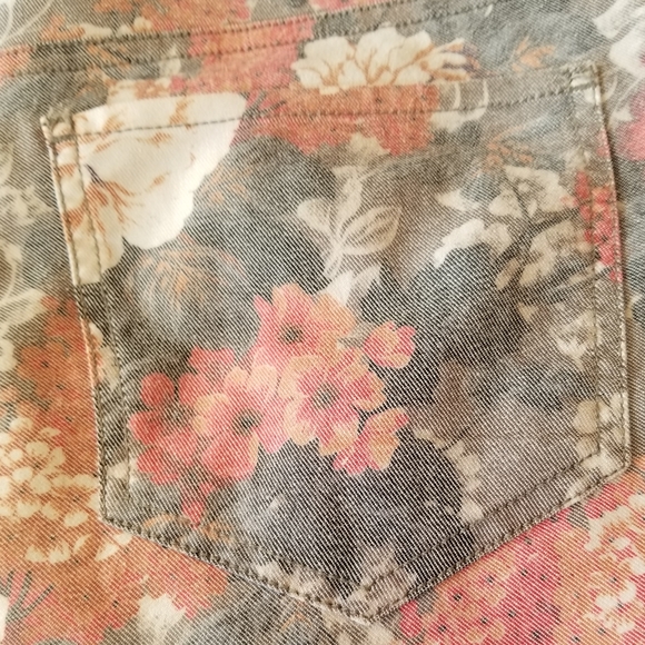 New York & Company Fall Floral Print Ankle Jeans - Picture 6 of 9